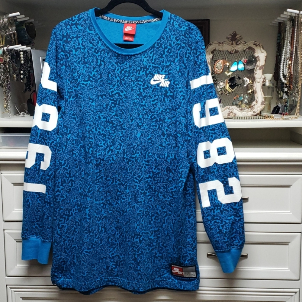 NIKE top